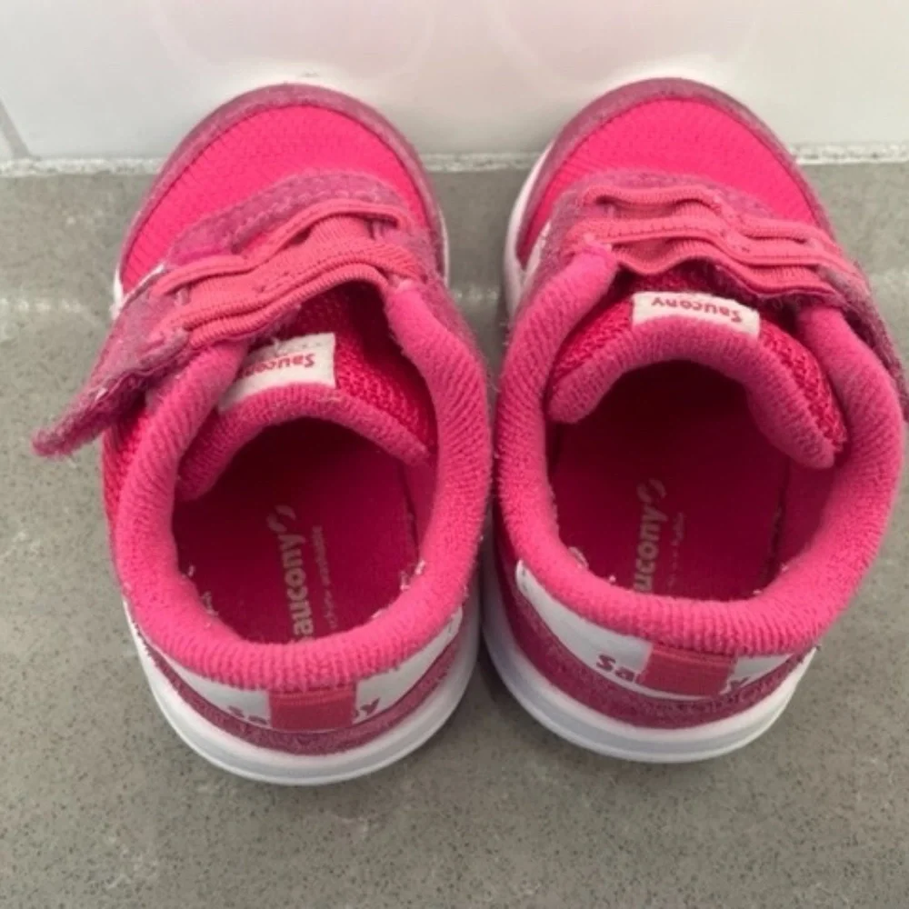 Saucony gently worn